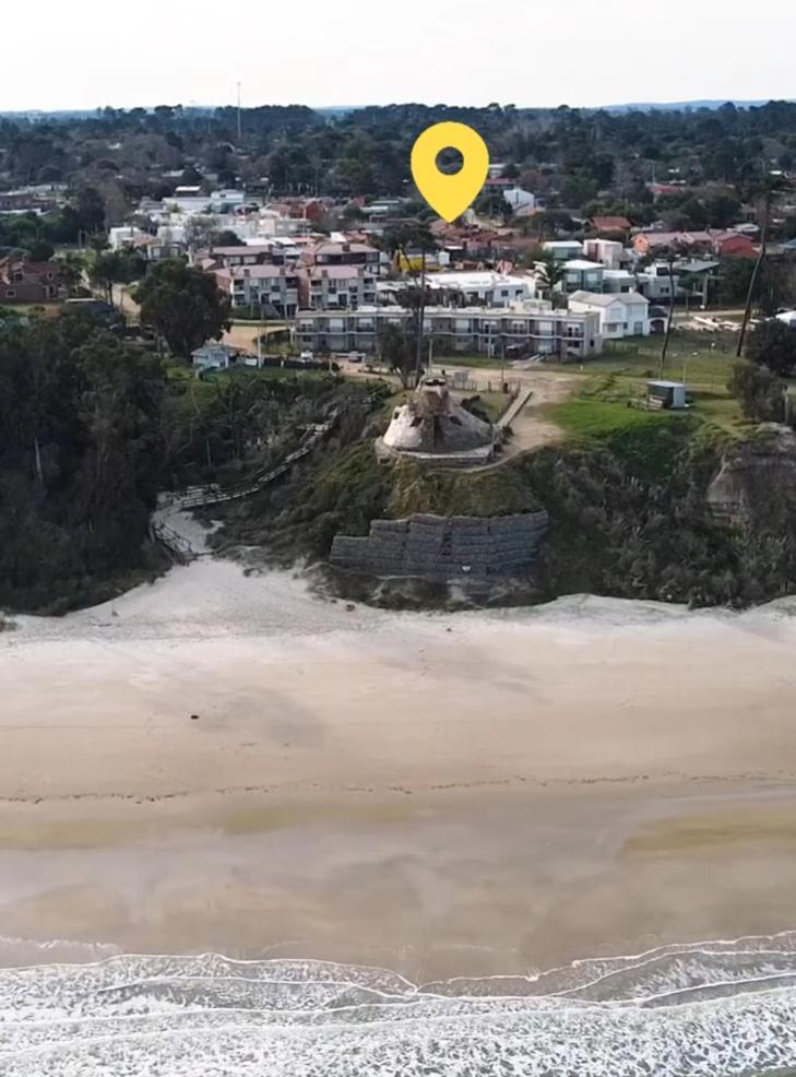 La Quimera a pasos de la playa Atlántida Exterior foto