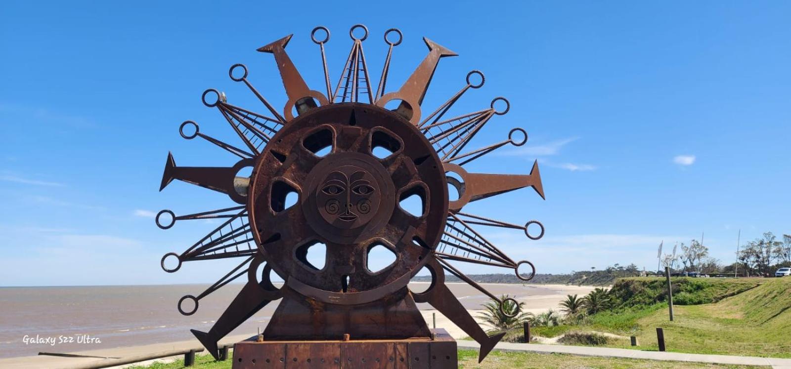La Quimera a pasos de la playa Atlántida Exterior foto