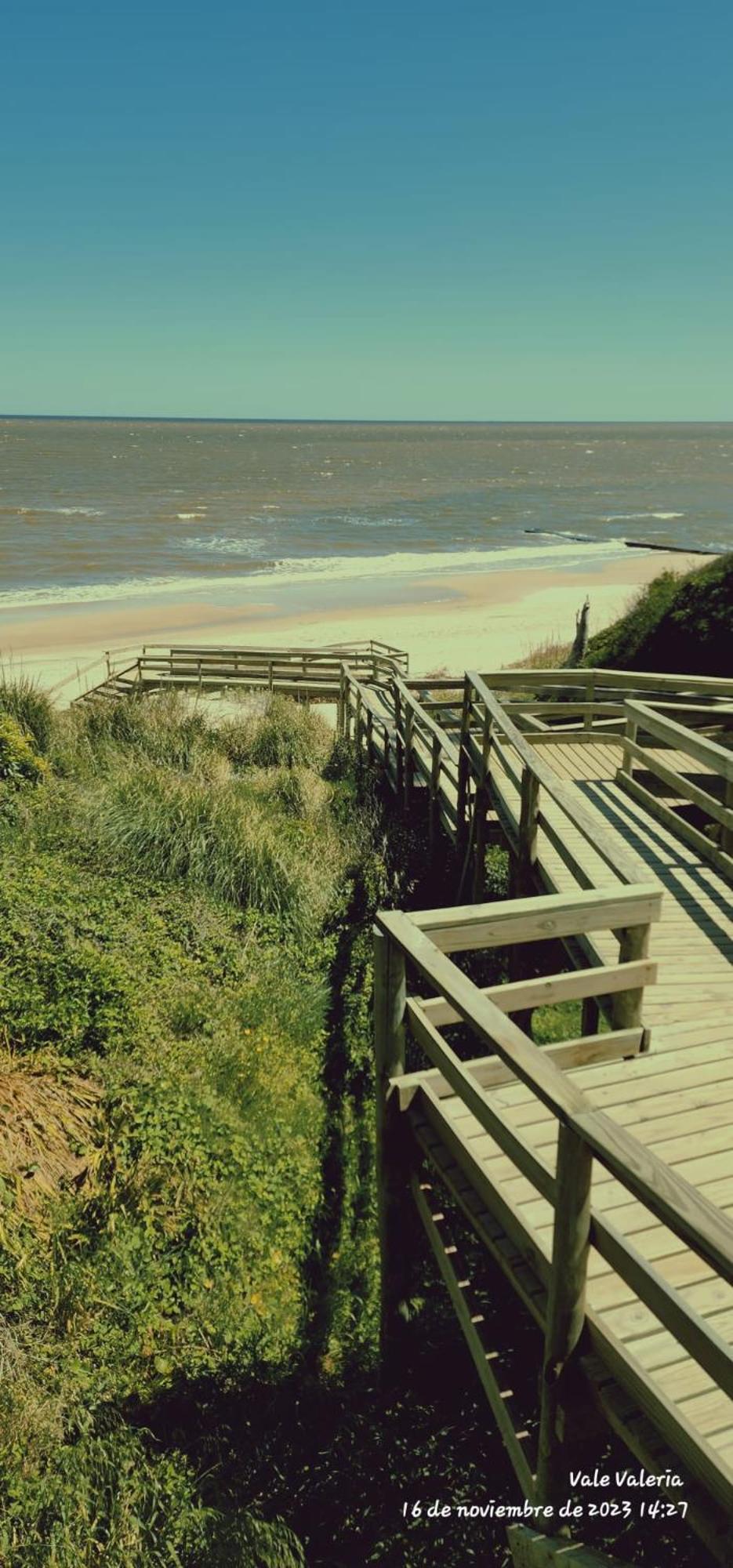 La Quimera a pasos de la playa Atlántida Exterior foto