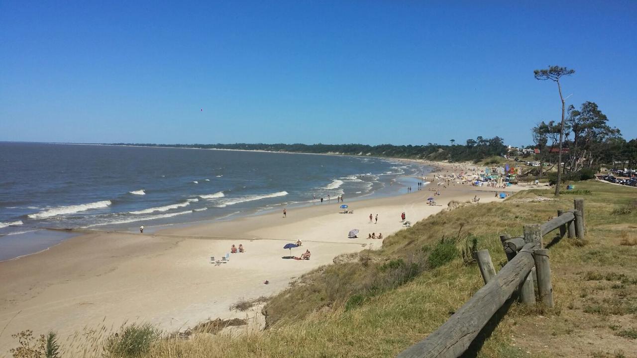 La Quimera a pasos de la playa Atlántida Exterior foto