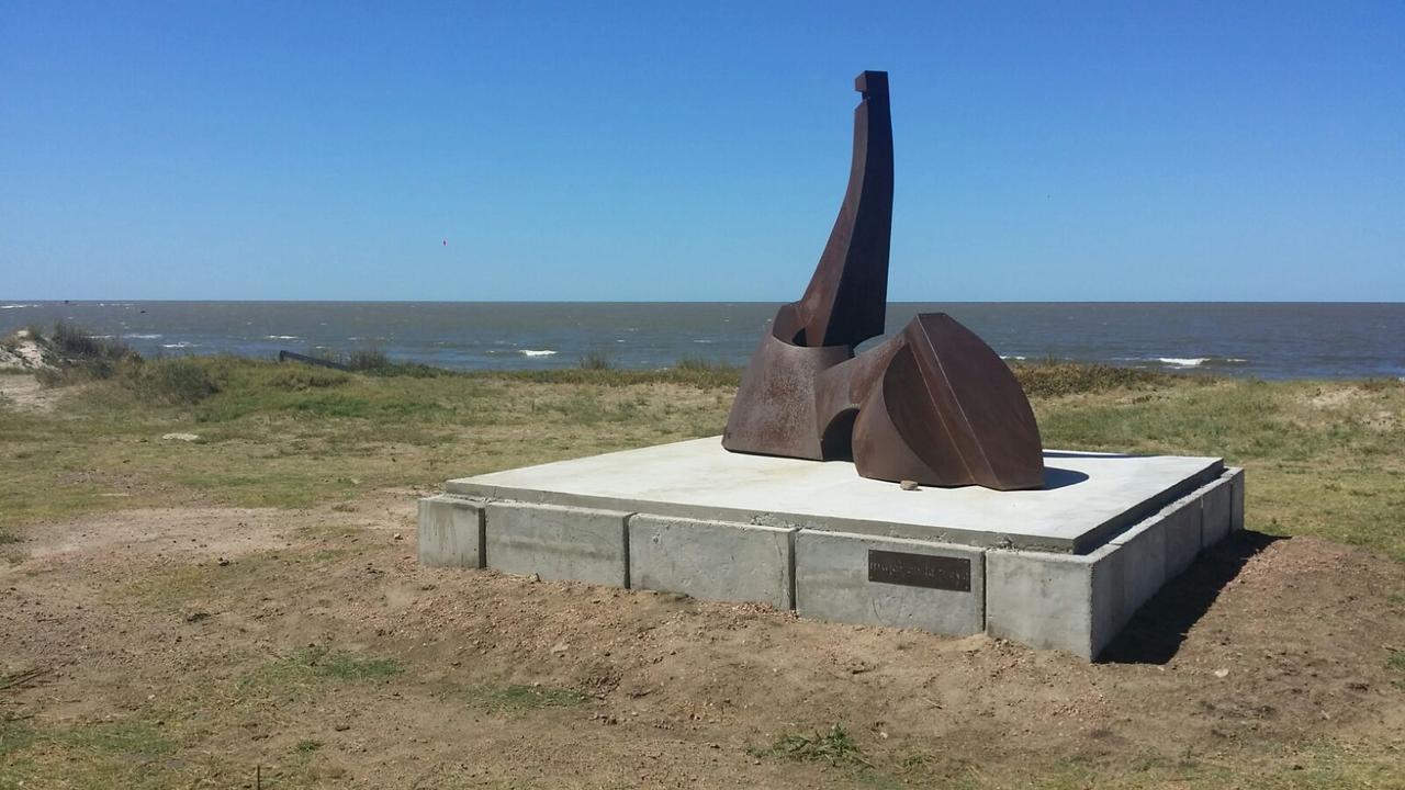 La Quimera a pasos de la playa Atlántida Exterior foto