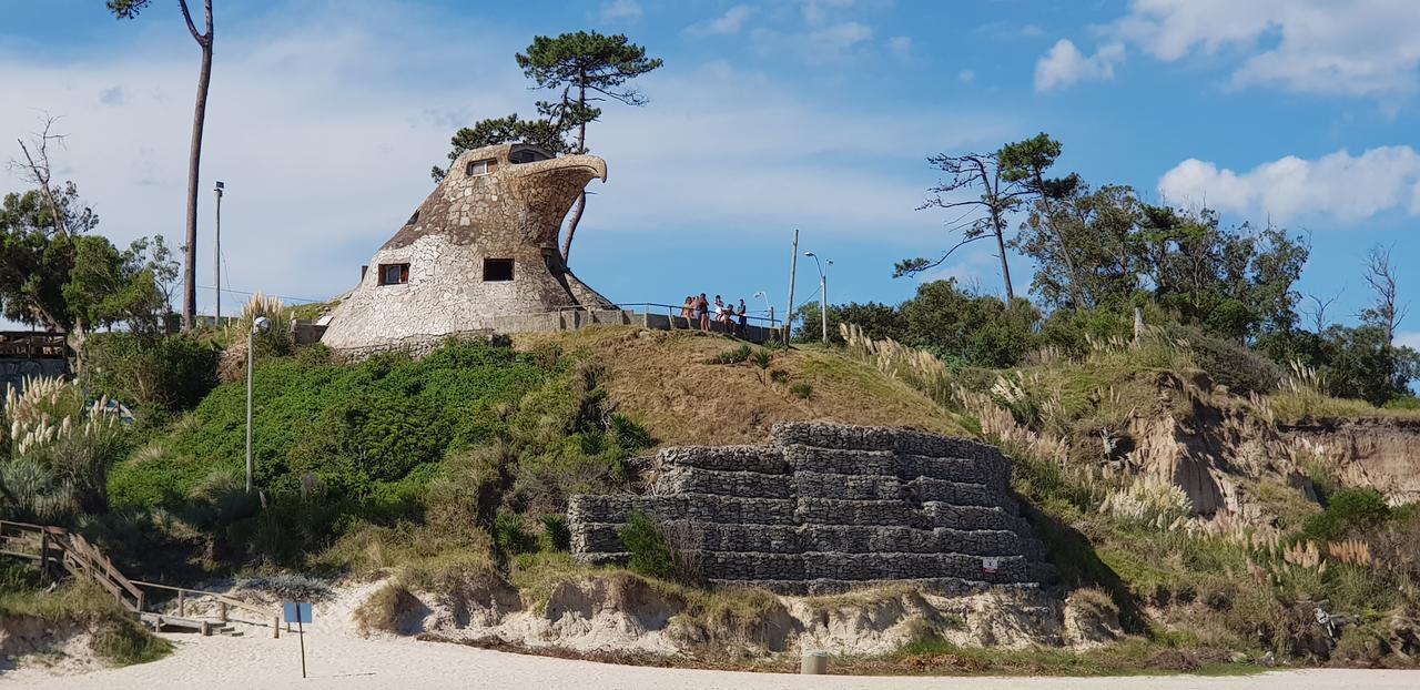 La Quimera a pasos de la playa Atlántida Exterior foto